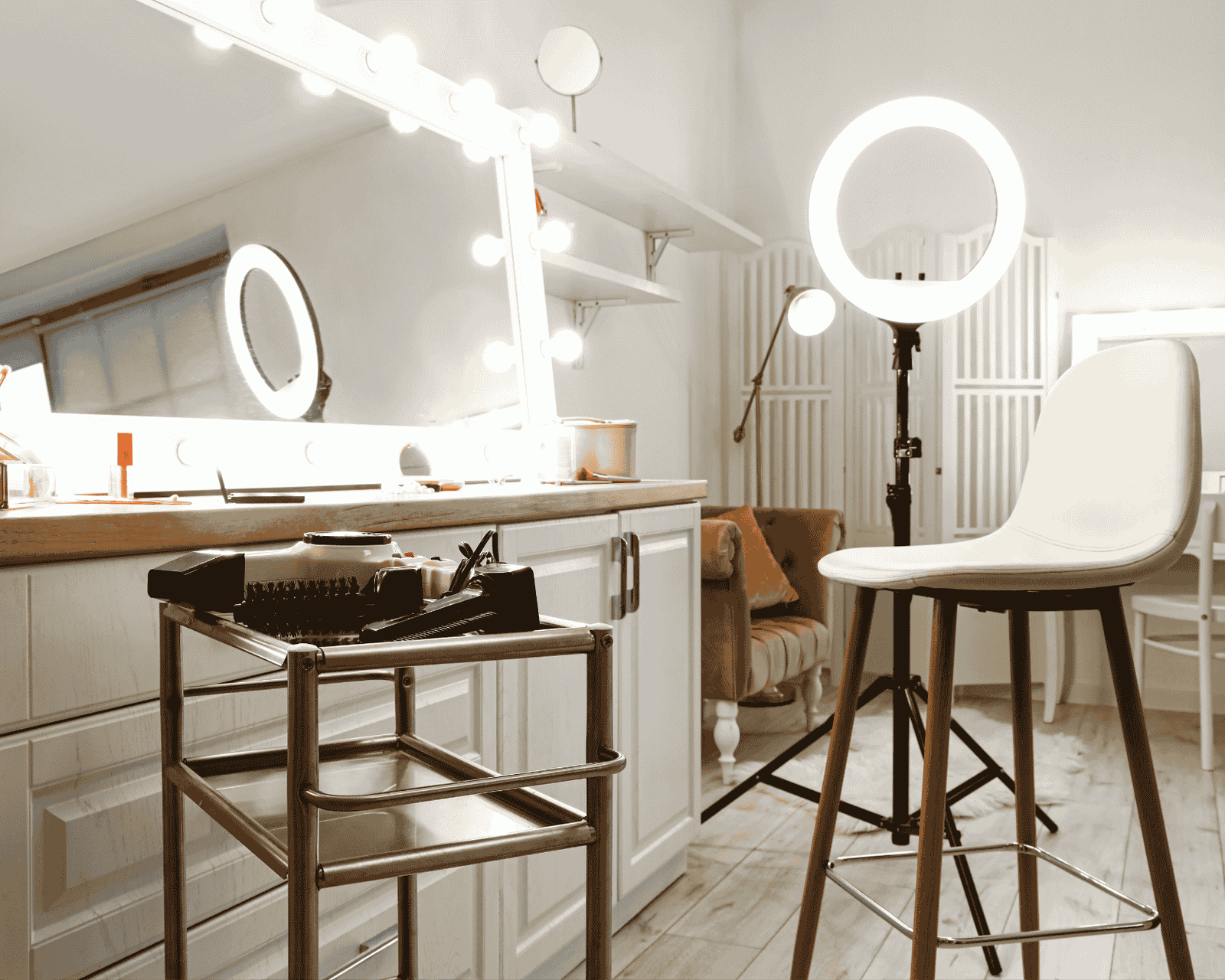 Why Makeup Lighting Plays an Important Part